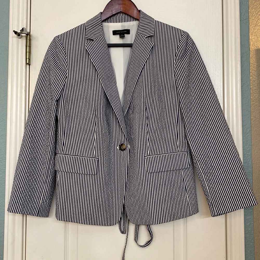 Navy blue and white striped seersucker blazer. Ann Taylor. Size 10. Like new